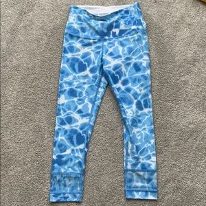 NWOT Victoria Sport crop leggings